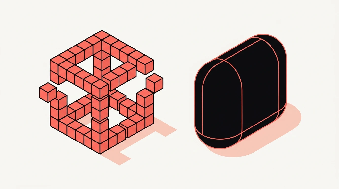 Twee bouwstenen naast elkaar: links een open constructie van losse stapelbare blokjes, rechts een gesloten afgeronde capsule van hetzelfde formaat